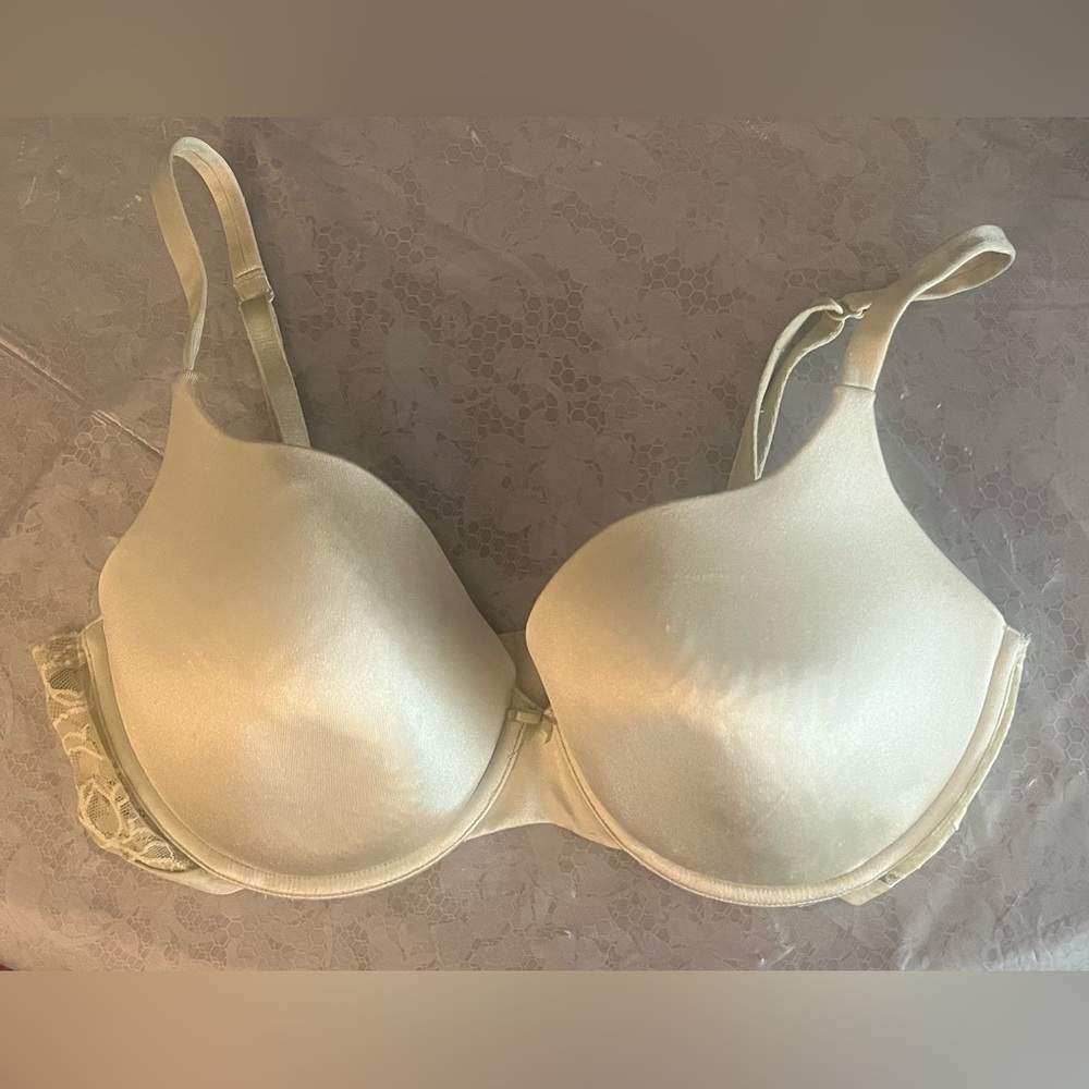 Victoria’s Secret Angels Lined Demi Light Green Bra 36DD